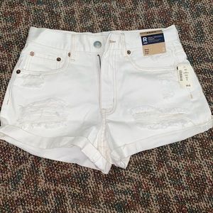 White Aeropostale Demi’s Mom Shorts!!